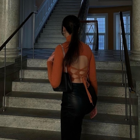 Zara Orange Crop Sweater - Picture 2 of 8